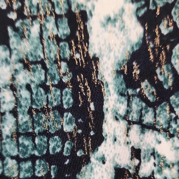 Alexia Admor Green and Black Snake Print Long Sleeve Dress - Picture 6 of 10